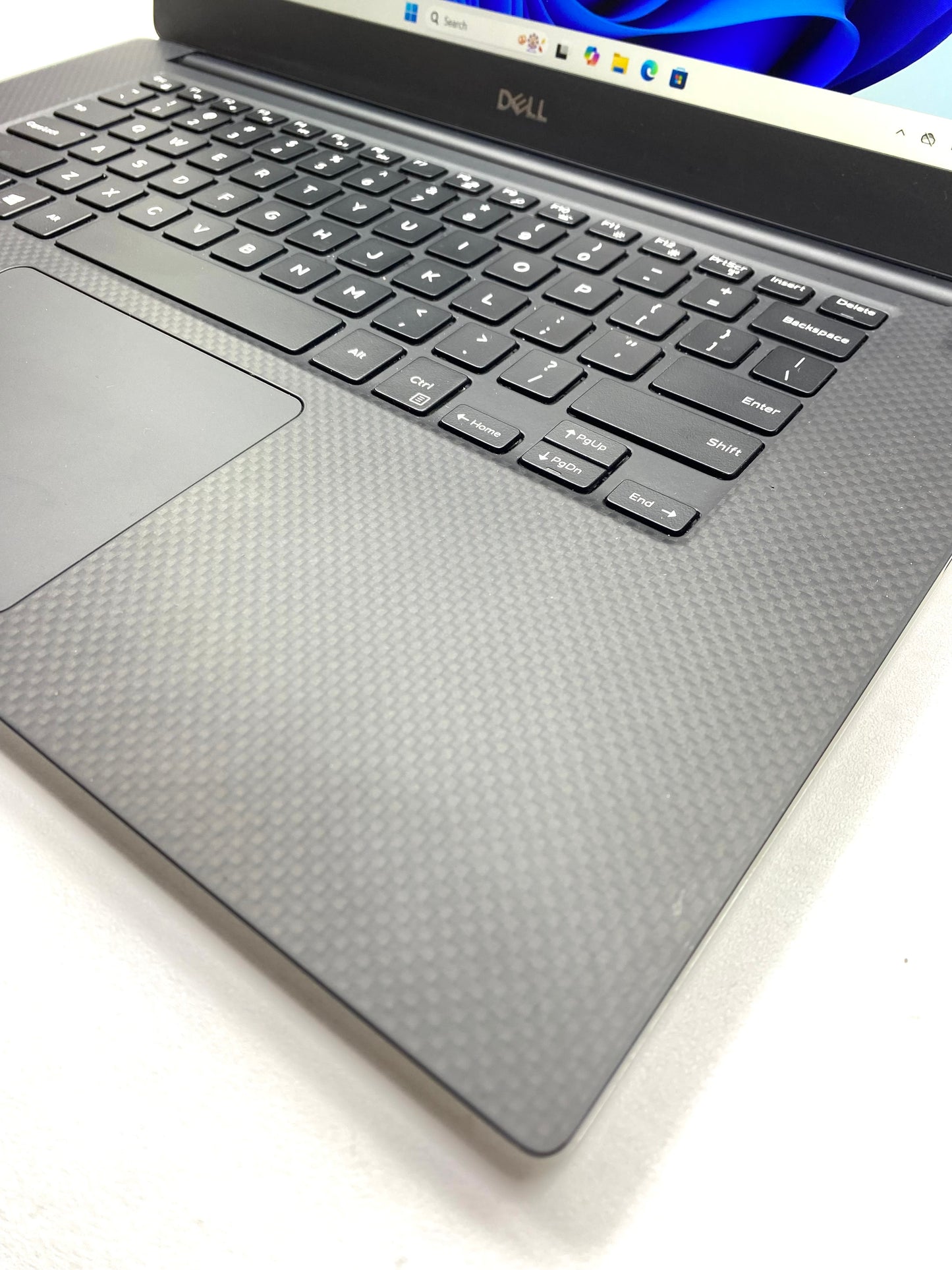 Laptop Dell XPS 15 7590 15.6" 1920x1080 (FHD) Core i7-9750H 16GB RAM DDR4 512GB NVMe SSD WINDOWS 11 PRO c/ cargador