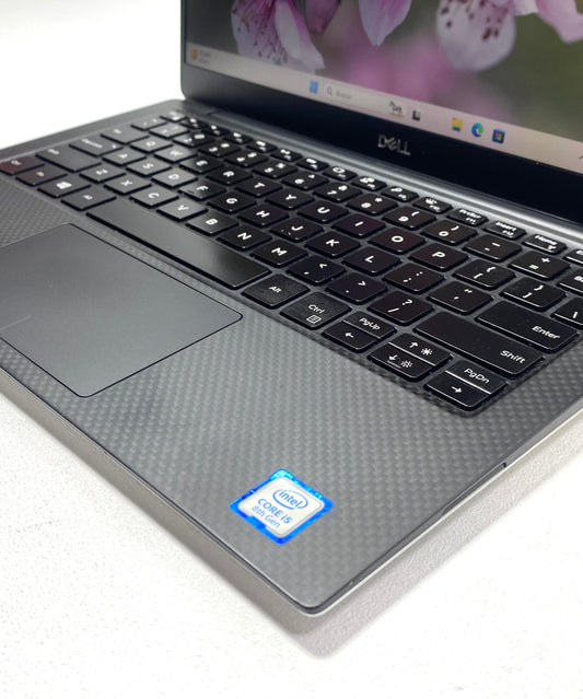 Laptop Dell XPS 13 9380 13.3" FHD i5-8265U 8GB DDR4 256GB SSD WINDOWS 11 HOME c/ cargador