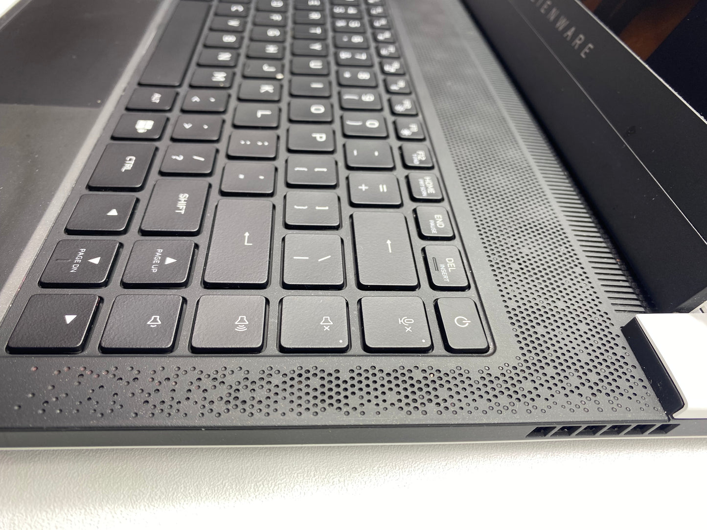 Laptop Alienware x14 14" (FHD) Core i7-12700H GTX 3060 32GB RAM DDR5 512GB NVMe SSD c/ cargador