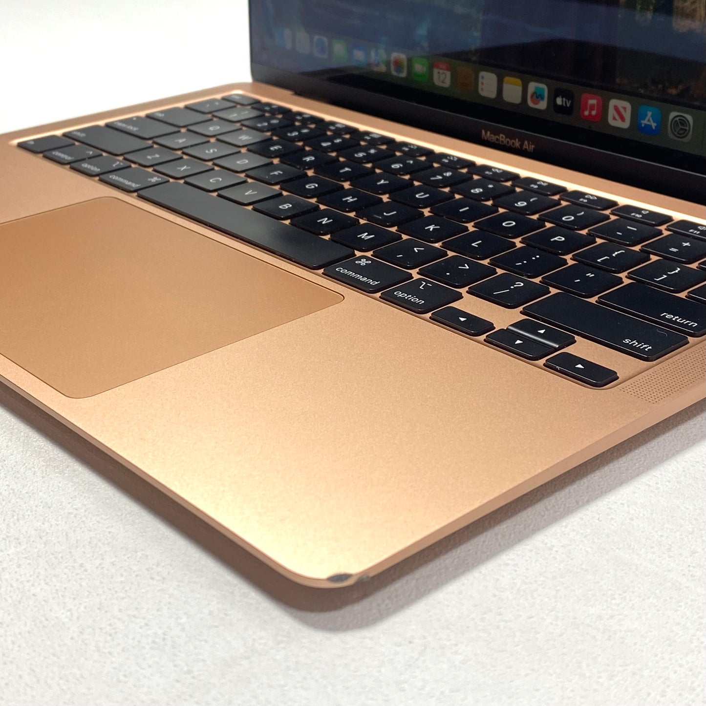 Laptop Apple MacBook Air 2020 13.3" 2K i3 8GB 256GB SSD macOS SEQUOIA c/ cargador