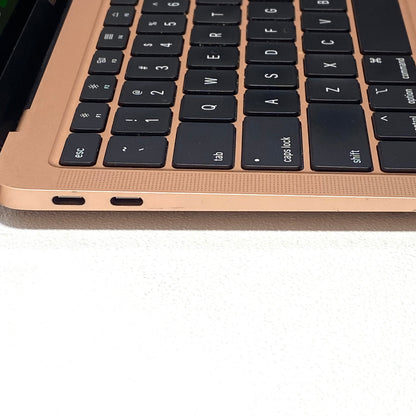 Laptop Apple MacBook Air 2020 13.3" 2K i3 8GB 256GB SSD macOS SEQUOIA c/ cargador