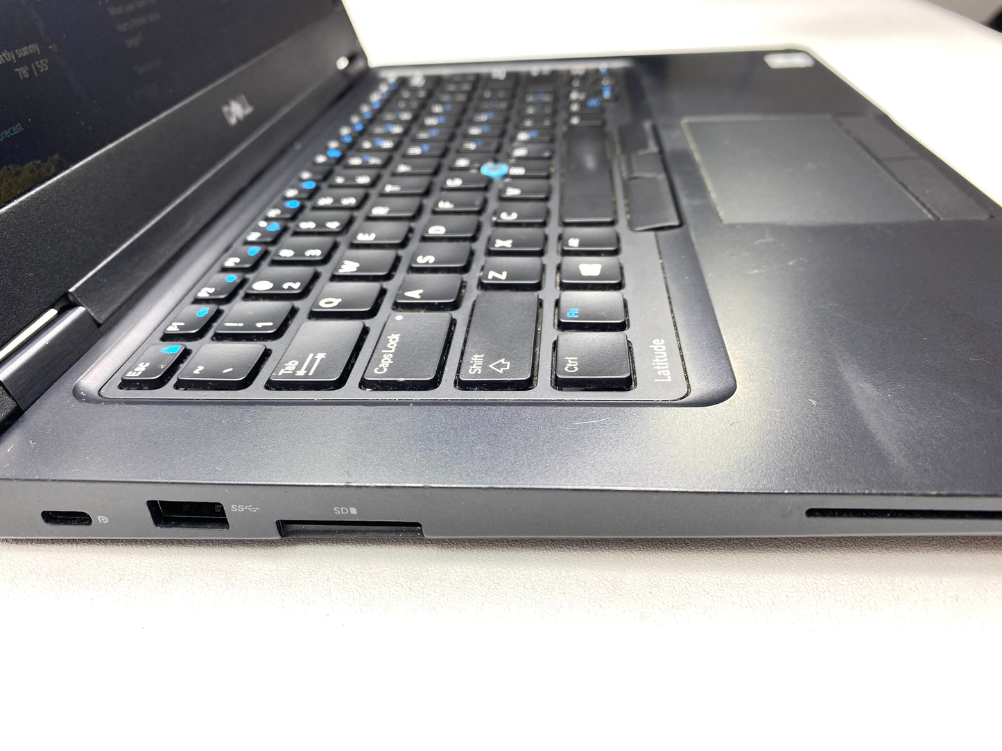 Laptop Dell Latitude 5480 14" 1366x768 (HD) Core i5-7300U 16GB RAM DDR4 256GB NVMe SSD WINDOWS 11 PRO c/ cargador