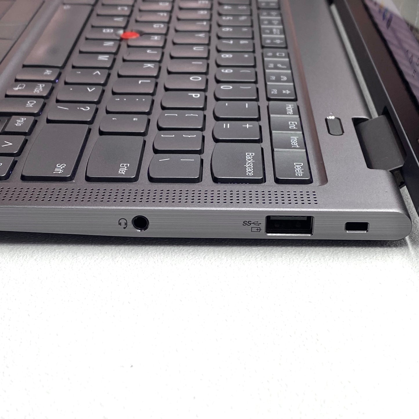 Laptop Lenovo ThinkPad X1 Yoga 6th Gen 14" Táctil i7-1165G7 16GB 512GB SSD WIN 11 PRO c/ cargador