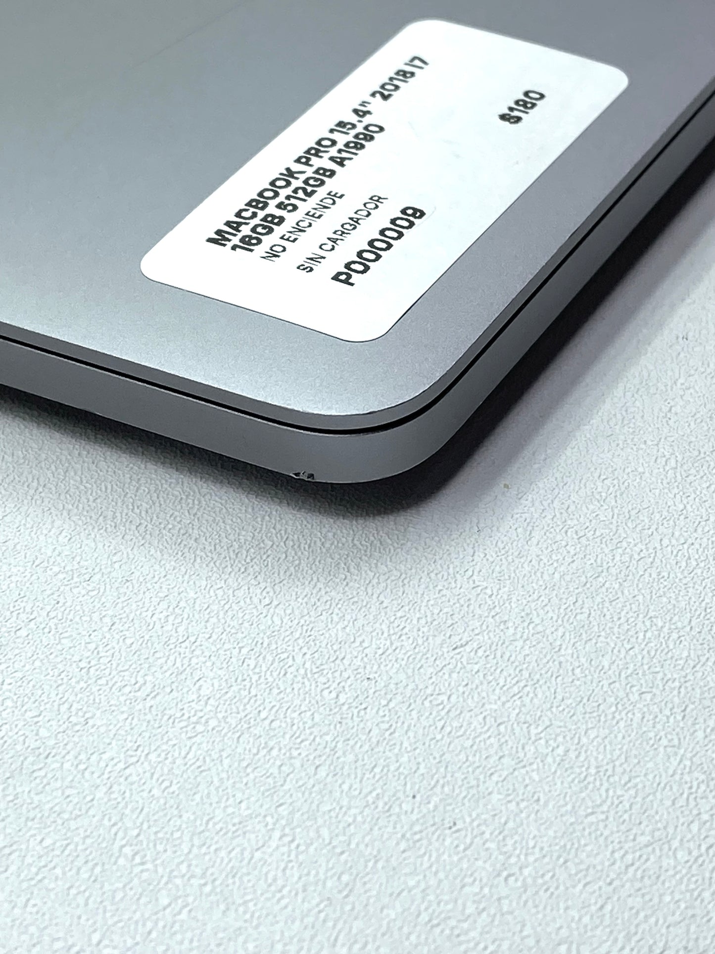 MacBook Pro 15.4" 2018 i7 16GB 512GB A1990 PARTES O REPARAR