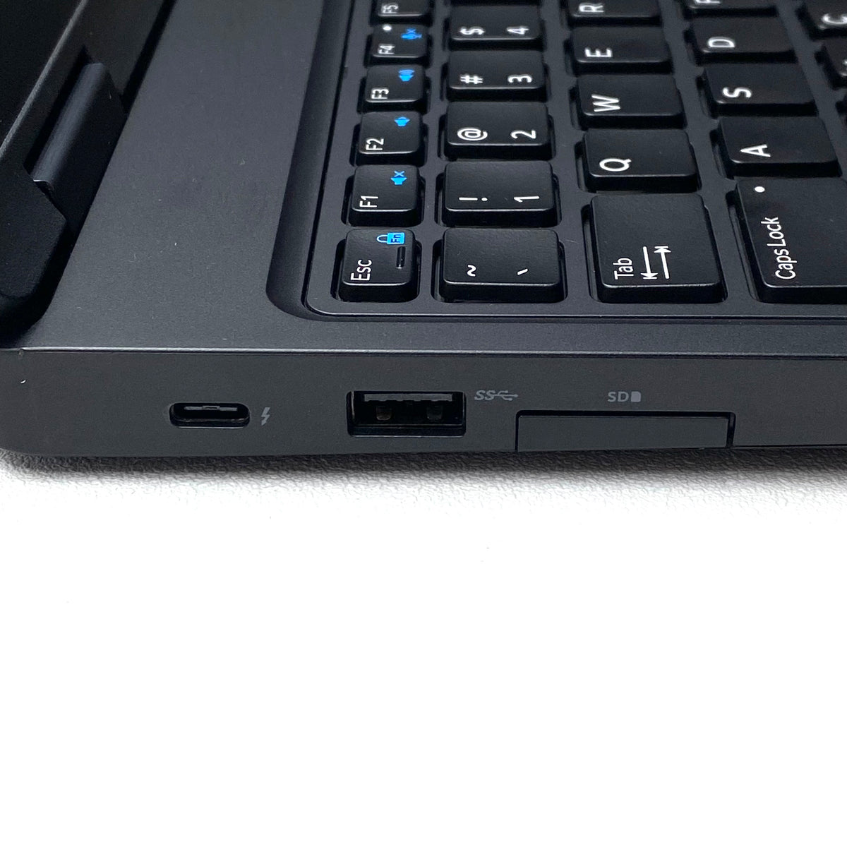 Laptop Dell Precision 3520 15.6" FHD i7-6820HQ 12GB RAM 128GB SSD WINDOWS 11 PRO c/ cargador