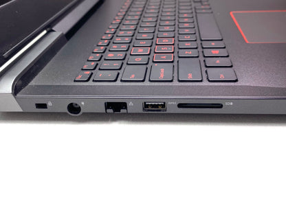 Laptop Dell Inspiron 7577 15.6" 1920x1080 (FHD) Core i5-7300HQ 16GB RAM DDR4 256GB M.2 SSD + 1TB HDD WINDOWS 11 HOME c/ cargador
