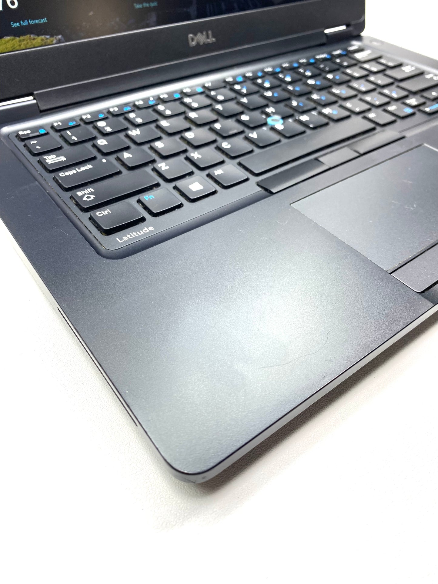 Laptop Dell Latitude 5480 14" 1366x768 (HD) Core i5-7300U 16GB RAM DDR4 256GB NVMe SSD WINDOWS 11 PRO c/ cargador