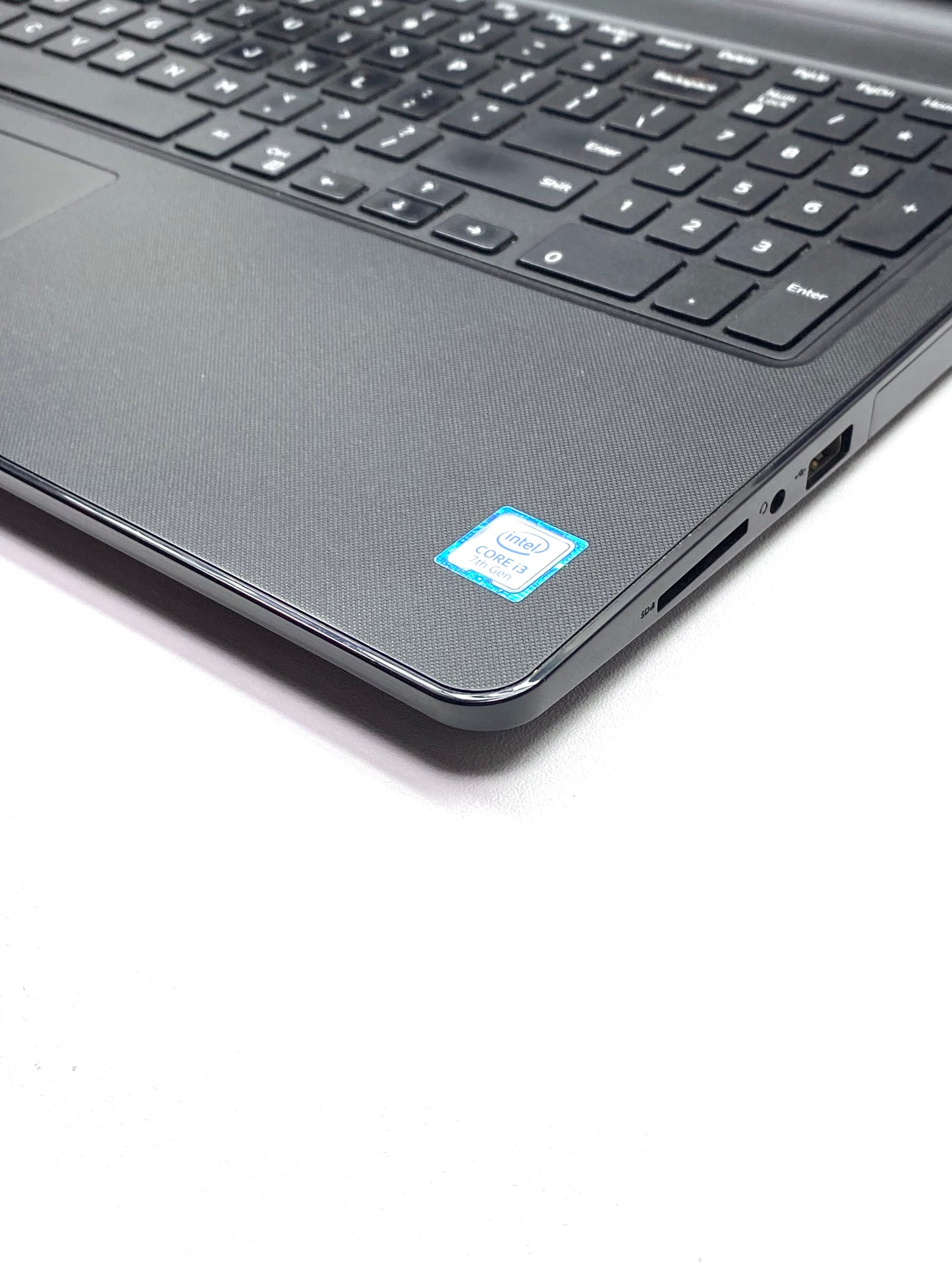 Laptop Dell Inspiron 15 3567 15.6" Touchscreen (HD) Core i3-7100U 12GB RAM DDR4 120GB SSD c/ Cargador & Maletin