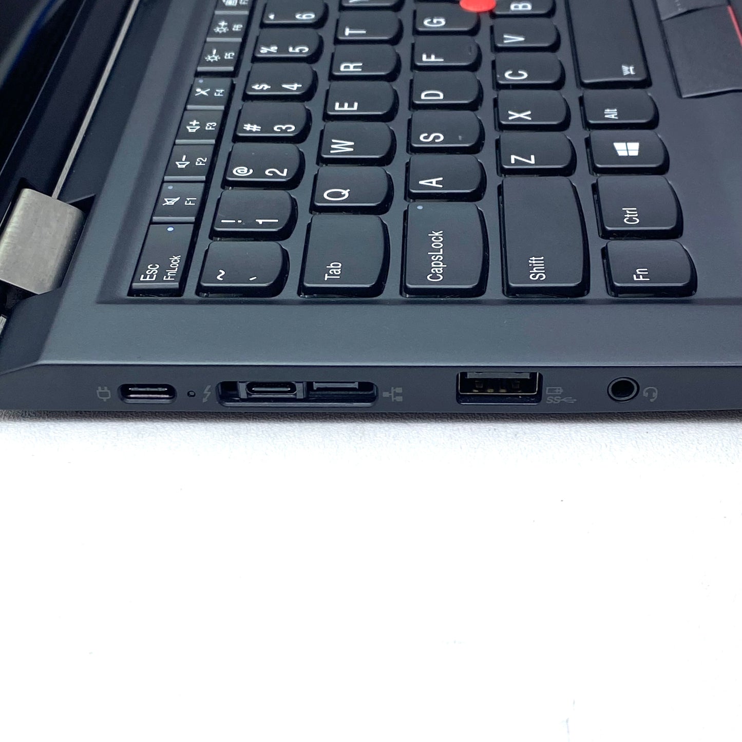 Laptop Lenovo ThinkPad X13 Yoga Gen 1 13.3" 1920x1080 (FHD) Core i7-10610U 16GB RAM DDR4 512GB NVMe SSD WINDOWS 11 PRO c/ cargador