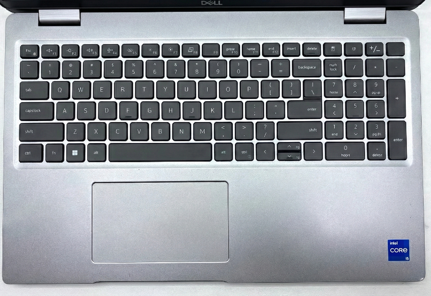 Laptop Dell Latitude 5520 15.6" 1920x1080 (FHD) Core i5-1135G7 16GB RAM DDR4 128GB NVMe SSD WINDOWS 11 PRO c/ cargador