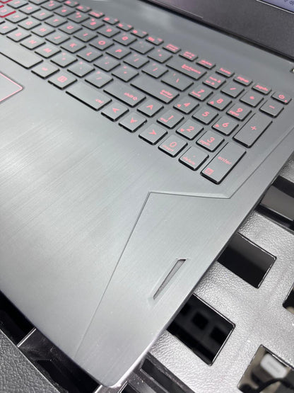 Laptop Asus FX502V 15.6" Core i7-7700HQ 24GB RAM 512GB M.2 SSD + 1TB HDD WINDOWS 11 HOME c/cargador