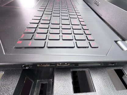 Laptop Asus FX502V 15.6" Core i7-7700HQ 24GB RAM 512GB M.2 SSD + 1TB HDD WINDOWS 11 HOME c/cargador