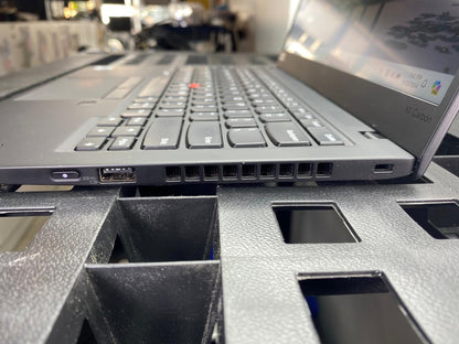 Laptop Lenovo X1 Carbon 14" Core i5-8350U 8GB RAM 512GB M.2 SSD WINDOWS 11 HOME c/cargador