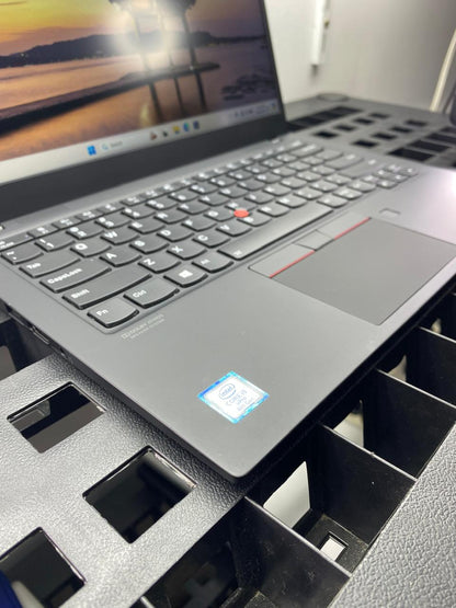 Laptop Lenovo X1 Carbon 14" Core i5-8350U 8GB RAM 512GB M.2 SSD WINDOWS 11 HOME c/cargador