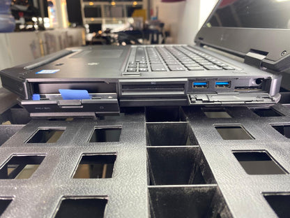 Laptop Rugged Dell Latitude 5414 14" Core i5-6300U 8GB RAM 256GB SSD WINDOWS 10 PRO c/cargador
