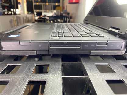 Laptop Rugged Dell Latitude 5414 14" Core i5-6300U 8GB RAM 256GB SSD WINDOWS 10 PRO c/cargador