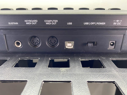 Controlador MIDI USB Alesis QX49 c/ cable USB