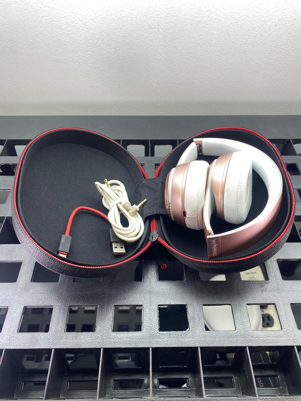 Audífonos Beats B0534 By Dr Dre Solo Wireless Rose Gold c/ Estuche