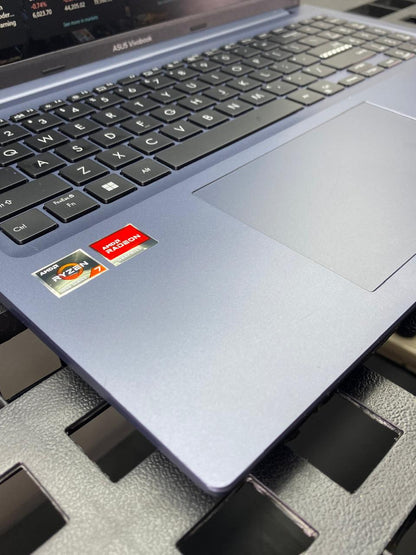 Laptop Asus VivoBook M1603Q 16" Ryzen 7 5800HS 16GB RAM 512GB SSD AMD Radeon Vega WINDOWS 11 HOME c/cargador