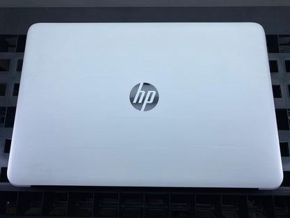 Laptop HP 17-x031ds 17.3" Pentium N3710 8GB RAM 256GB SSD  WINDOWS 11 HOME c/cargador