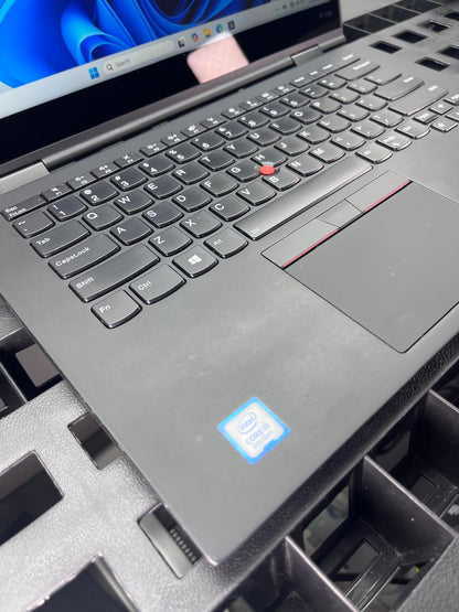 Laptop Lenovo ThinkPad X1 Yoga 14" 1920x1080 (FHD) Core i5-8250U 8GB RAM DDR4 256GB NVMe SSD WINDOWS 11 PRO c/ cargador