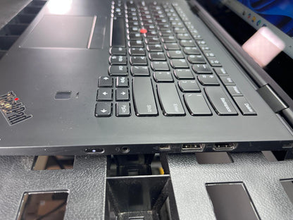 Laptop Lenovo ThinkPad X1 Yoga 14" 1920x1080 (FHD) Core i5-8250U 8GB RAM DDR4 256GB NVMe SSD WINDOWS 11 PRO c/ cargador
