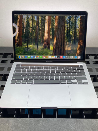 Laptop Apple MacBook Pro 2020 13.3" Core i7-1068NG7 16GB RAM 1TB SSD Intel Iris Plus Graphics macOS Sequoia c/cargador