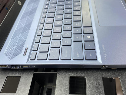 Laptop HP 15-cs3073cl 15.6" Core i7-1065G7 16GB RAM 500GB M.2 SSD + 500GB HDD NVIDIA GeForce MX250 WINDOWS 11 PRO c/cargador