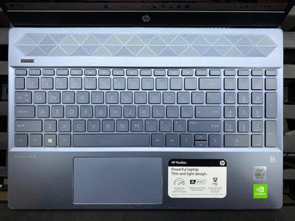 Laptop HP 15-cs3073cl 15.6" Core i7-1065G7 16GB RAM 500GB M.2 SSD + 500GB HDD NVIDIA GeForce MX250 WINDOWS 11 PRO c/cargador