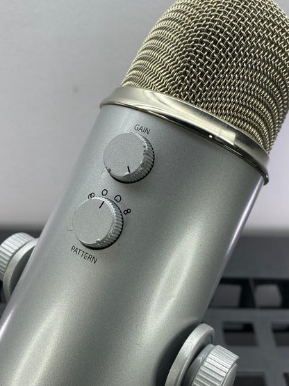 Blue Yeti Professional Multi-Pattern USB Micrófono de Condensador Silver c/ Cable USB