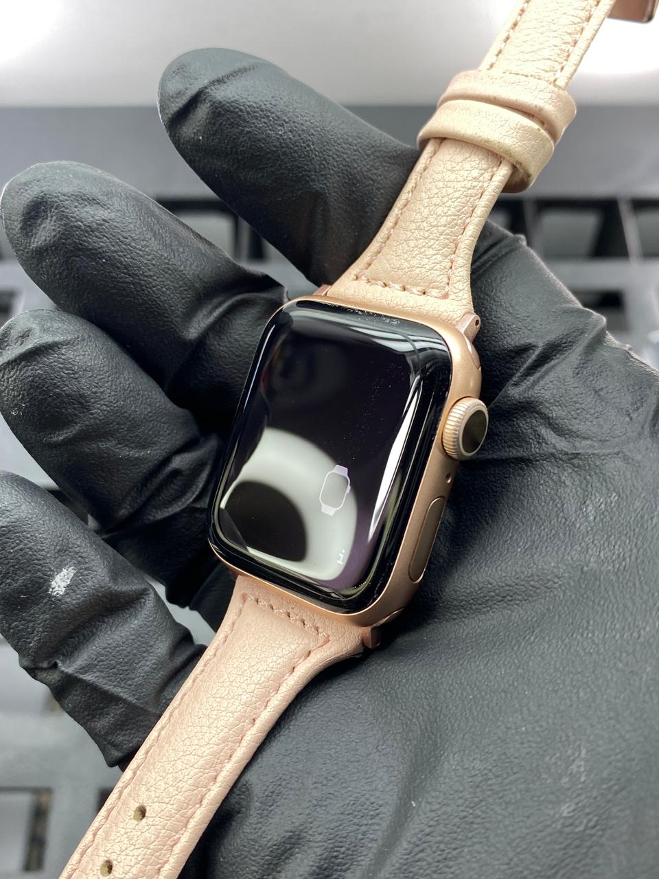 Apple Watch Series 6 Rose Gold 40mm c/ Cable de Carga Original Apple USB-C & Extras