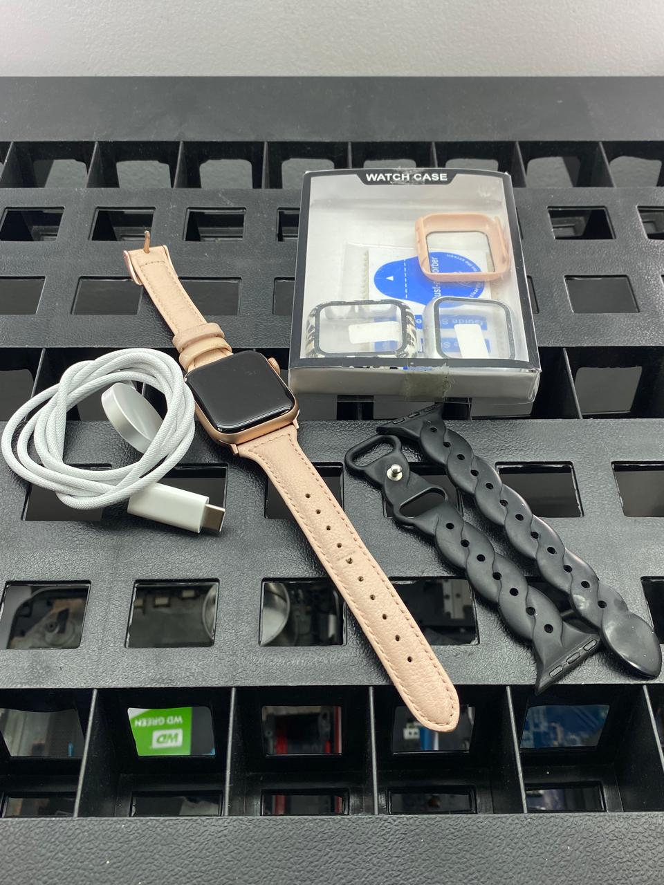 Apple Watch Series 6 Rose Gold 40mm c/ Cable de Carga Original Apple USB-C & Extras