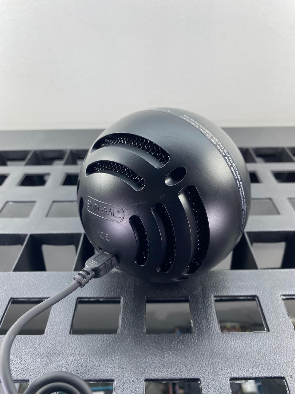 Micrófono de Condensador Cardioide Blue Snowball iCE USB 888-000125 sin soporte c/ Cable USB