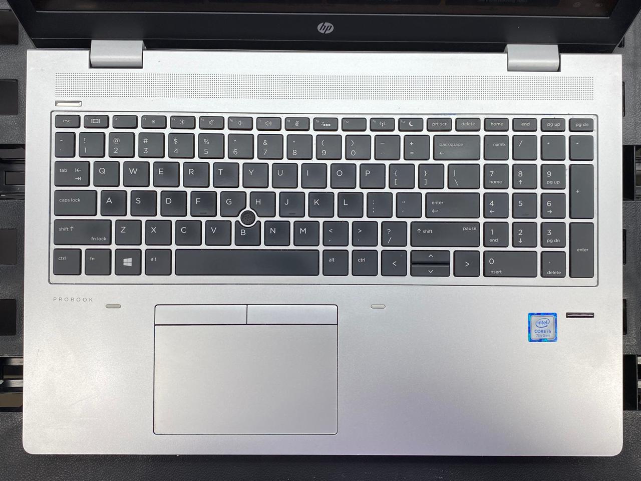 Laptop HP ProBook 650 G4 15.6" 1920x1080 (FHD) Core i5-7200U 16GB RAM DDR4 256GB NVMe SSD + 1TB HDD WINDOWS 11 PRO c/ cargador