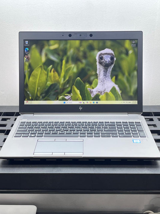 Laptop HP ZBook 15 G6 15.6" 1920x1080 (FHD) Core i7-9750H 16GB RAM DDR4 512GB NVMe SSD + 1TB HDD WINDOWS 11 PRO c/ cargador
