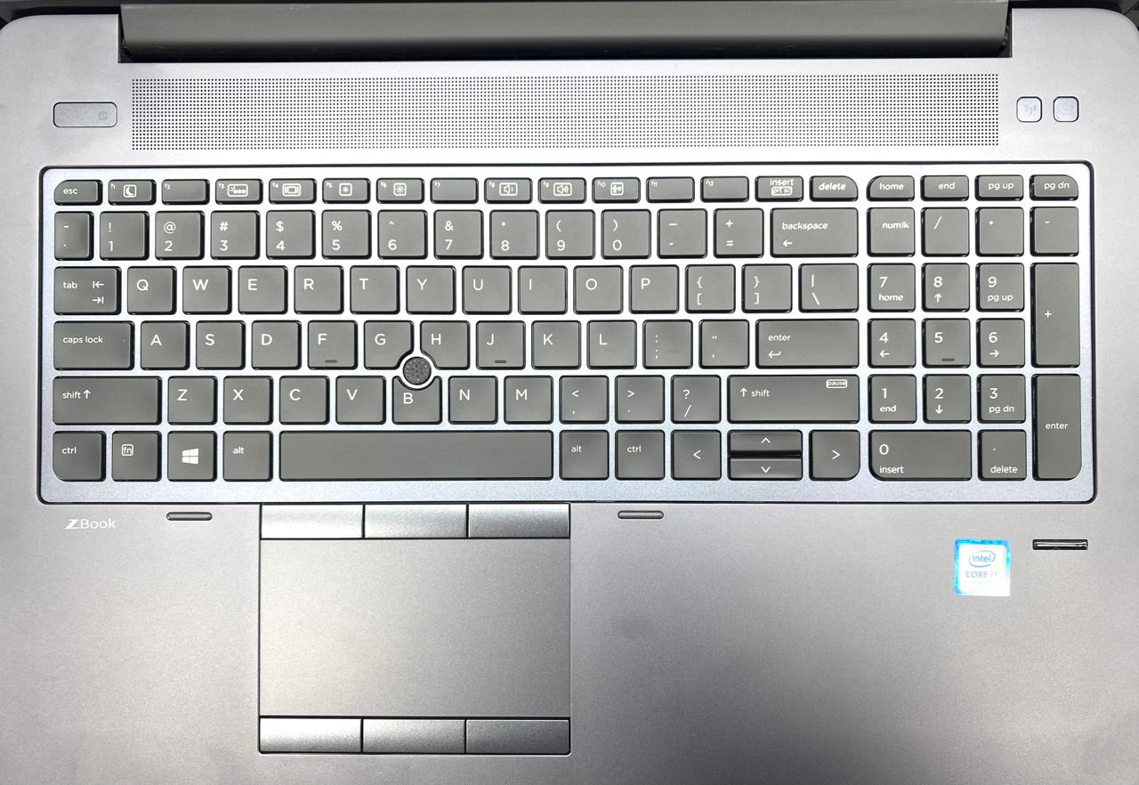 Laptop HP ZBook 15 G3 15.6" 1920x1080 (FHD) Core i7-6700HQ 32GB RAM DDR4 1TB SSD WINDOWS 11 PRO c/ cargador
