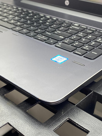 Laptop HP ZBook 15 G3 15.6" 1920x1080 (FHD) Core i7-6700HQ 32GB RAM DDR4 512GB SSD WINDOWS 11 PRO c/ cargador
