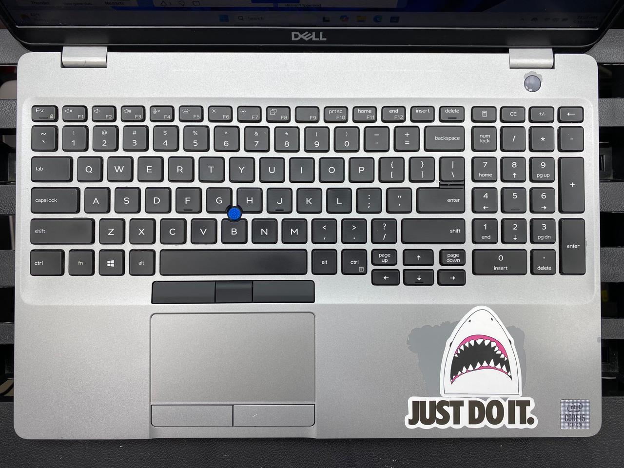 Laptop Dell Latitude 5510 15.6" 1920x1080 (FHD) Core i5-10210U 16GB RAM DDR4 256GB NVMe SSD WINDOWS 11 PRO c/ cargador