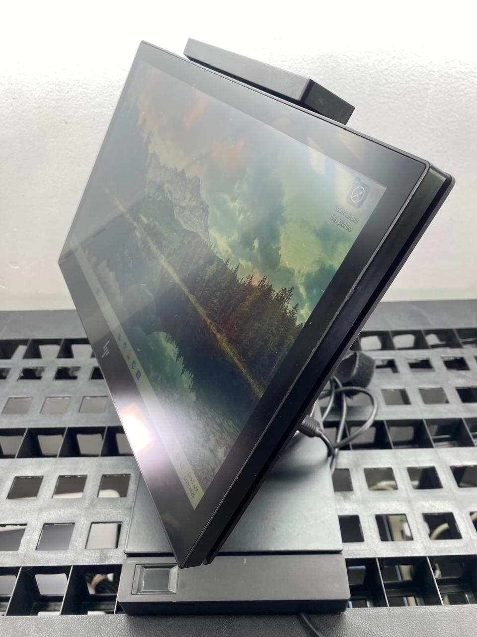 HP Engage One 145 Advanced All-in-One Core i5-7300U 16GB RAM DDR4 256GB SSD WINDOWS 11 PRO