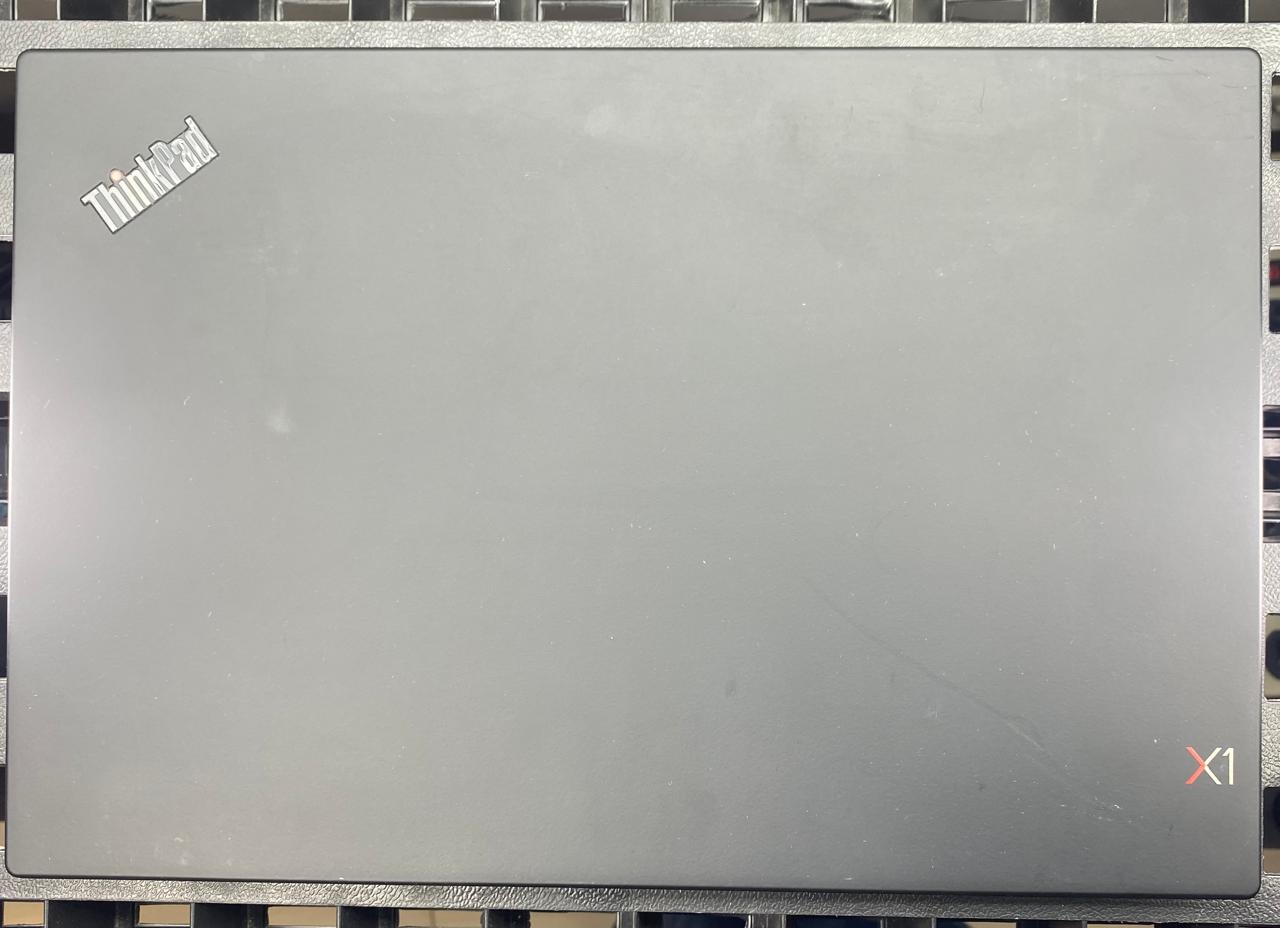 Laptop Lenovo ThinkPad X1 Carbon 14" 1920x1080 (FHD) Core i7-8665U 16GB RAM LPDDR3 256GB M.2 SSD WINDOWS 11 PRO c/ cargador