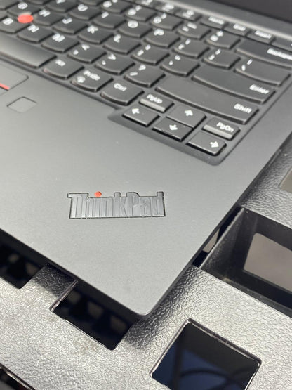 Laptop Lenovo ThinkPad X1 Carbon 14" 1920x1080 (FHD) Core i7-8665U 16GB RAM LPDDR3 256GB M.2 SSD WINDOWS 11 PRO c/ cargador