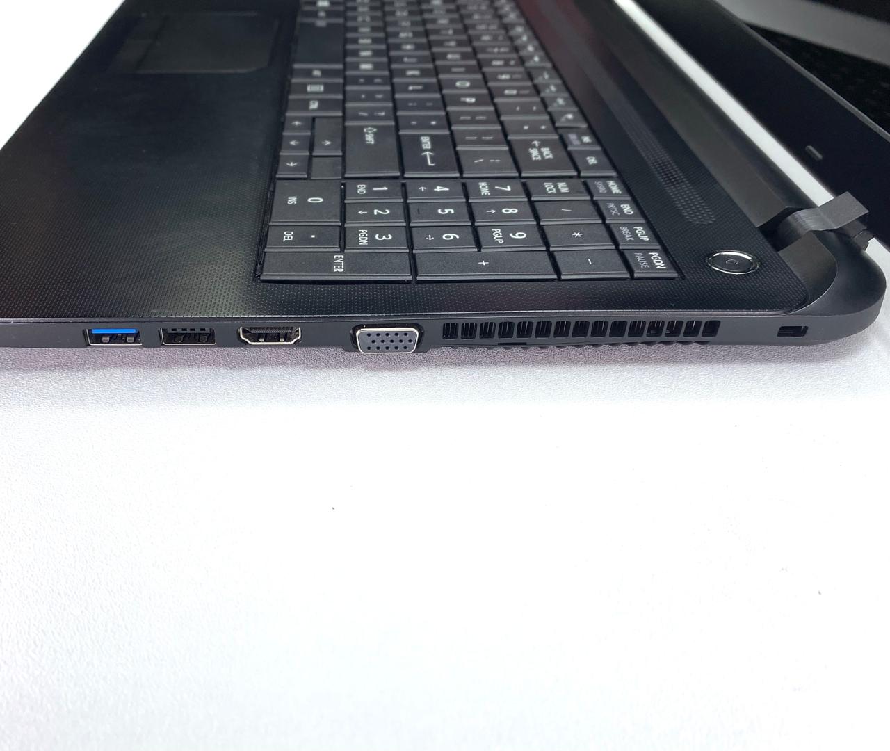 Laptop Toshiba Satellite C55-B5356 15.6" 1366x768 (HD) Core i5-4210U 16GB RAM DDR3L 512GB SSD WINDOWS 11 PRO c/ cargador