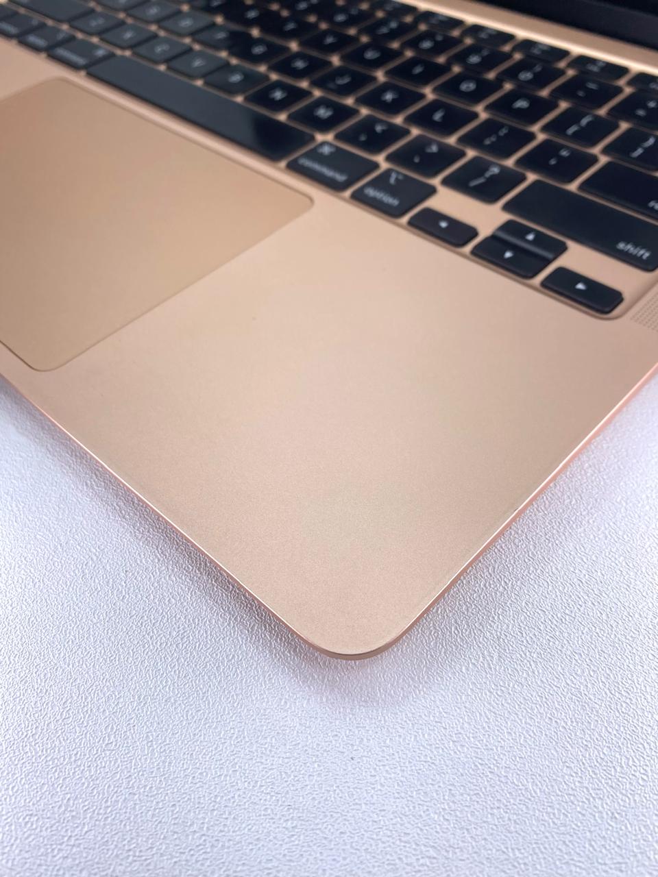 Laptop Apple MacBook Air 2020 A2179 13.3" 2560x1600 (Retina) Core i5-1030NG7 16GB LPDDR4X 1TB SSD macOS Sequoia c/ cargador