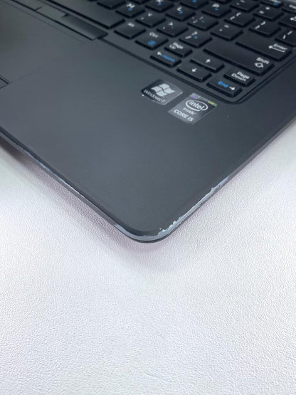 Laptop Dell Latitude E7450 14" 1920x1080 (FHD) Core i5-5300U 16GB RAM DDR3L 240GB SSD WINDOWS 11 PRO c/ cargador