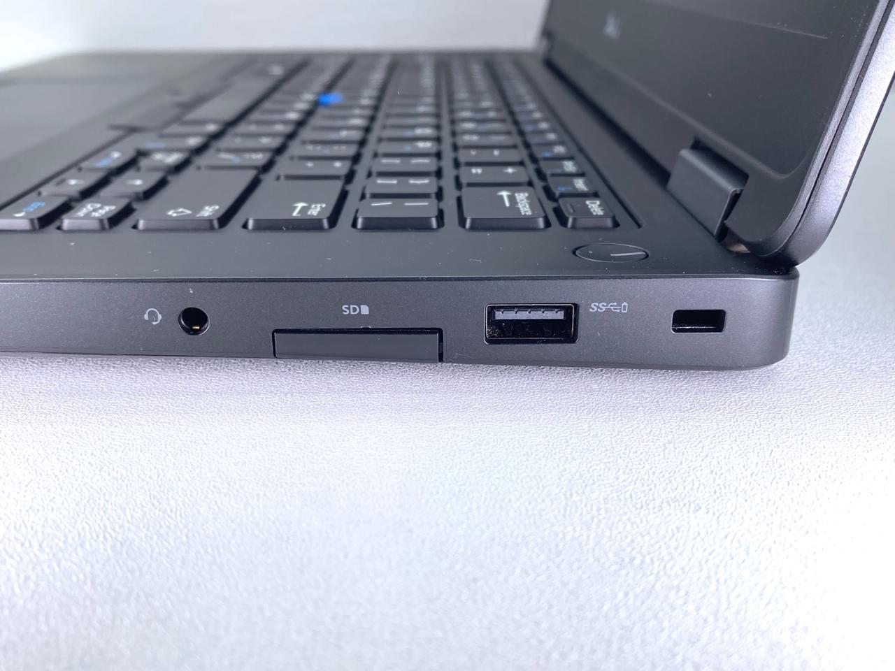 Laptop Dell Latitude E5470 14" 1920x1080 (FHD) Core i5-6440HQ 16GB RAM DDR4 256GB M.2 SSD WINDOWS 11 PRO c/ cargador