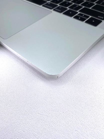 Laptop Apple MacBook Pro 2018 13.3" 2560x1600 (2K) Core i5-8259U 8GB RAM LPDDR3 512GB SSD macOS Sequoia c/ cargador
