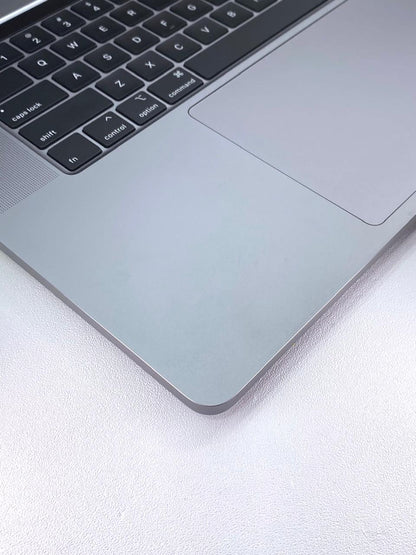 Laptop Apple MacBook Pro 2019 16" 3072x1920 (Retina) Core i7-9750H 16GB DDR4 512GB SSD macOS SEQUOIA c/ cargador