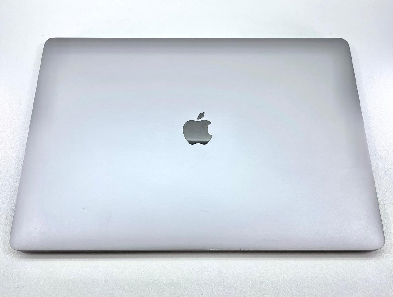 Laptop Apple MacBook Pro 2019 16" 3072x1920 (Retina) Core i7-9750H 16GB DDR4 512GB SSD macOS SEQUOIA c/ cargador