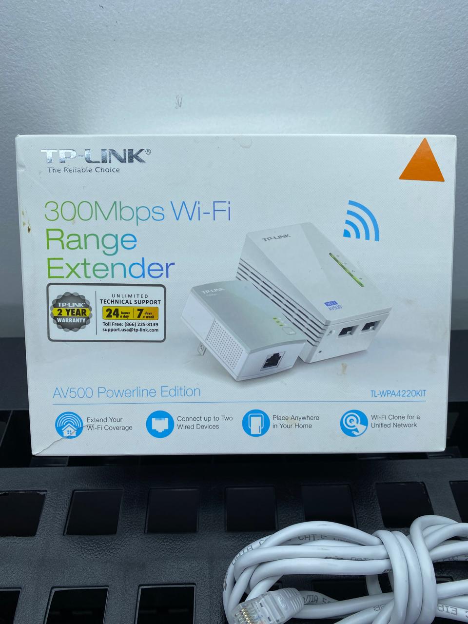 Extensor de Rango Wi-Fi TP-Link AV500 Powerline Edition TL-WPA4220KIT con Caja