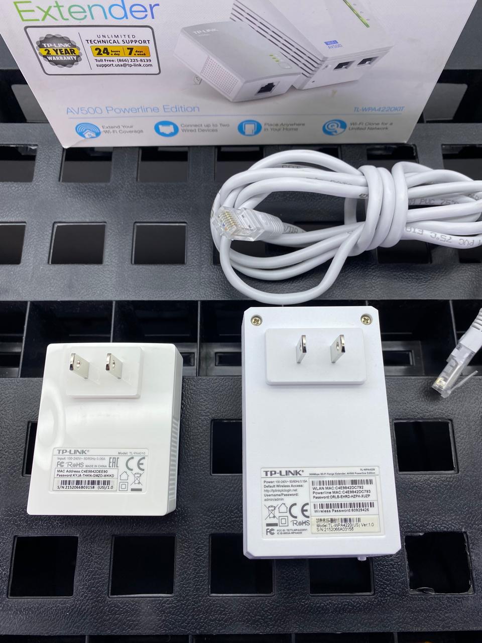 Extensor de Rango Wi-Fi TP-Link AV500 Powerline Edition TL-WPA4220KIT con Caja